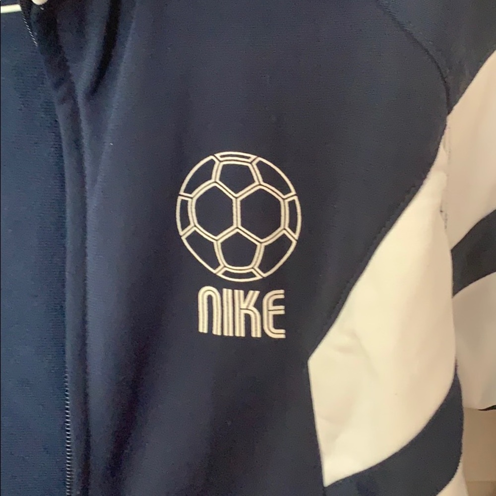 Nike jacket - Picture 2 of 2